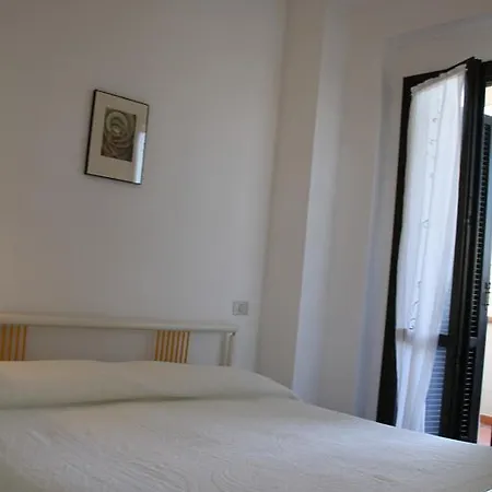Roberta Apartment