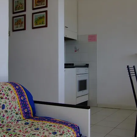 Roberta Apartment